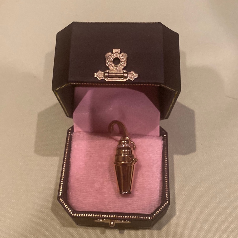 New juicy couture a cocktail shaker charm! Very rare!